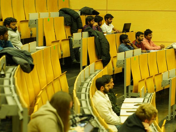 Members of the IEW in lecture hall 