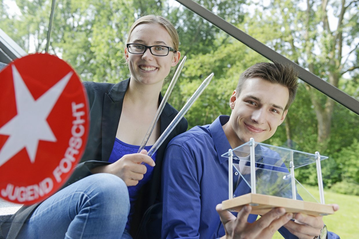 Schüler beim Experimentieren