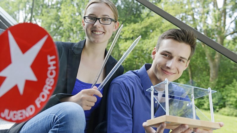 Schüler beim Experimentieren
