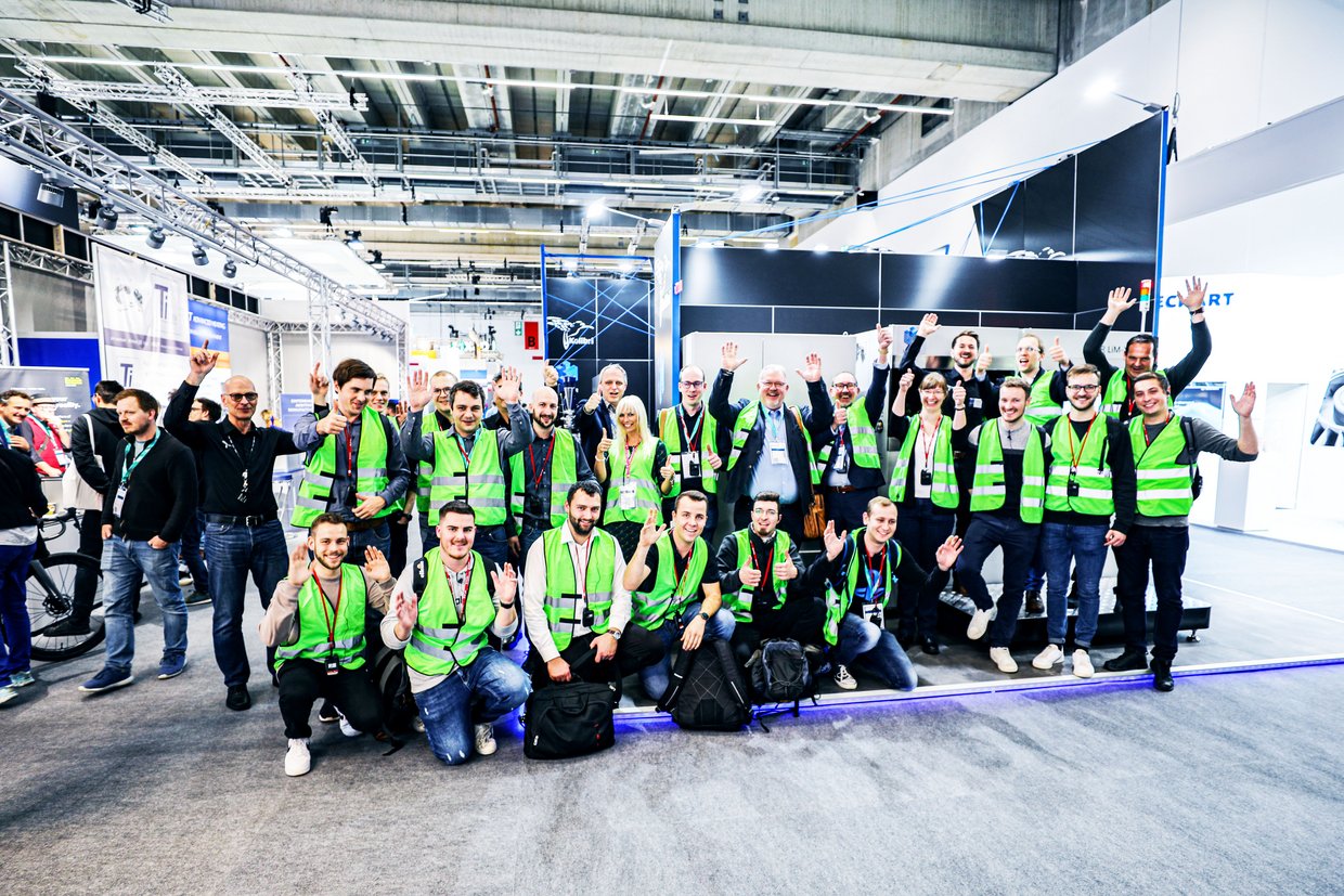 Studierende auf der Leitmesse für Additive Fertigung, der FormNext in Frankfurt am Main Studierende auf der Leitmesse für Additive Fertigung, der FormNext in Frankfurt am Main