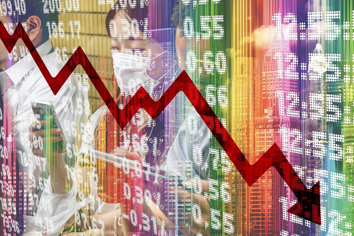 Bildcollage mit fallendem Börsenkurs, Maskenschutz und Aktienkursen