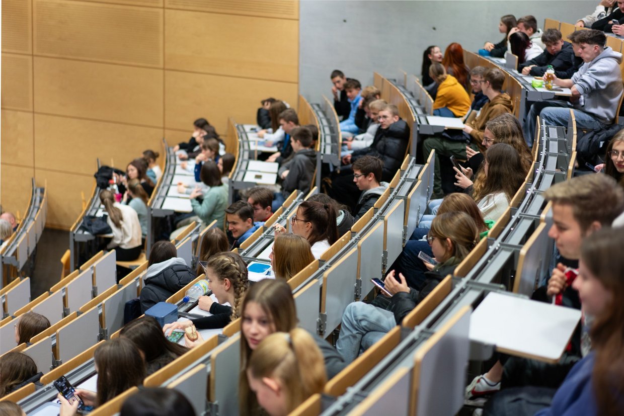 Schüler im Audimax