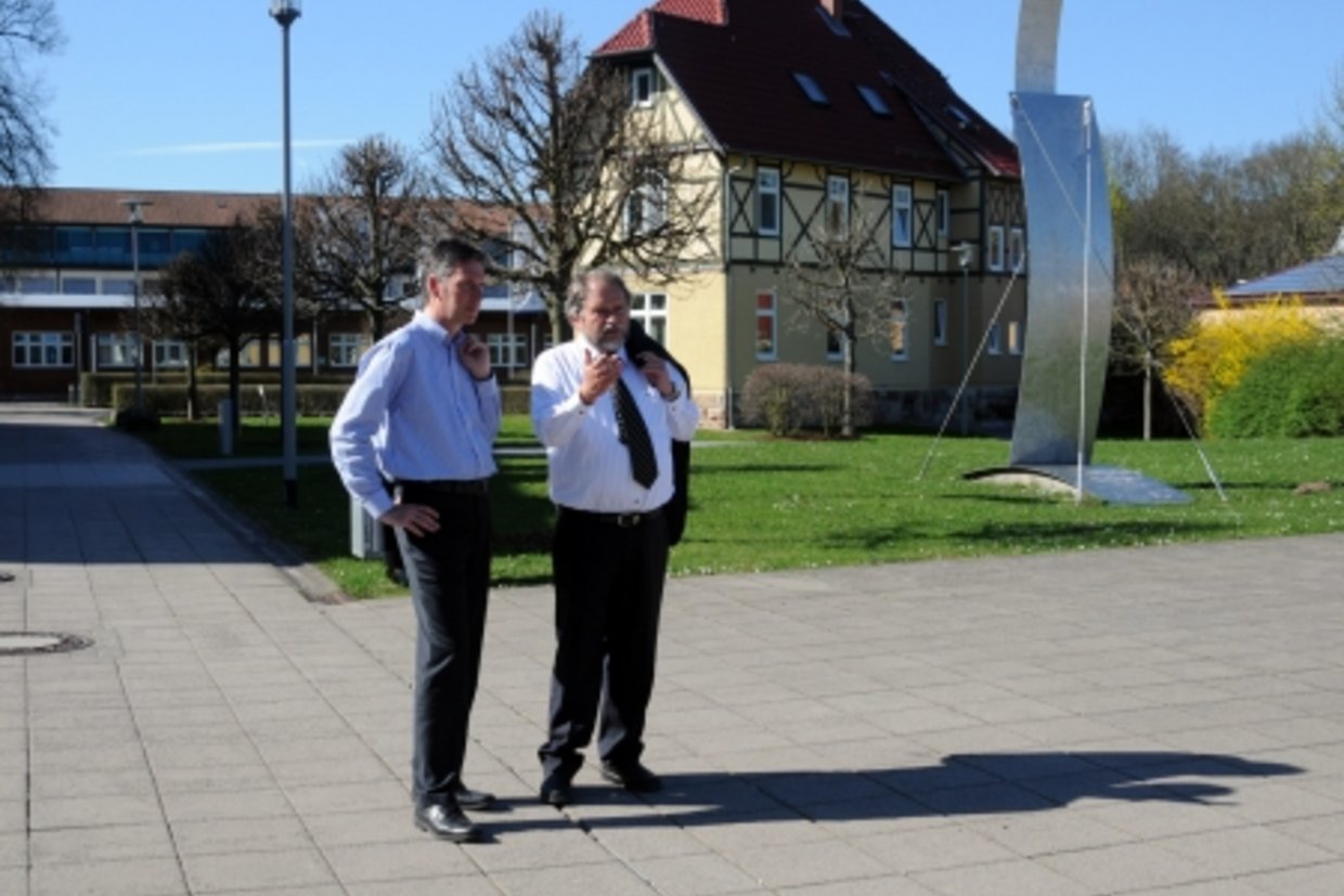 Campusfuehrung von Prof. Elmar Heinemann bei Antrittsbesuch vom Staatssekretaer Markus Hoppe