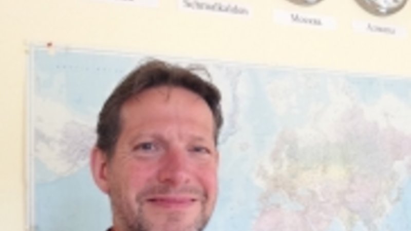 Dr. Joachim Bach