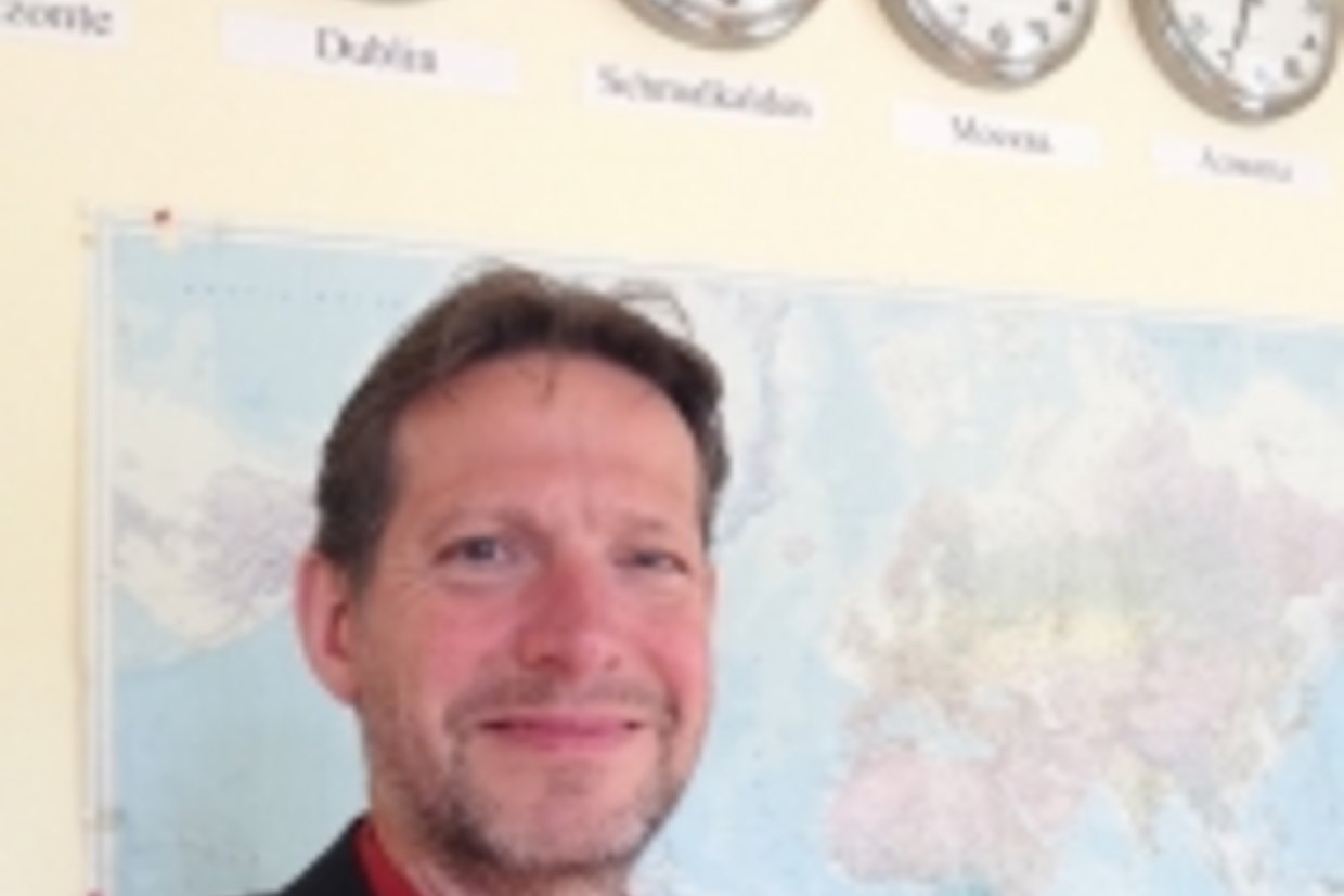 Dr. Joachim Bach