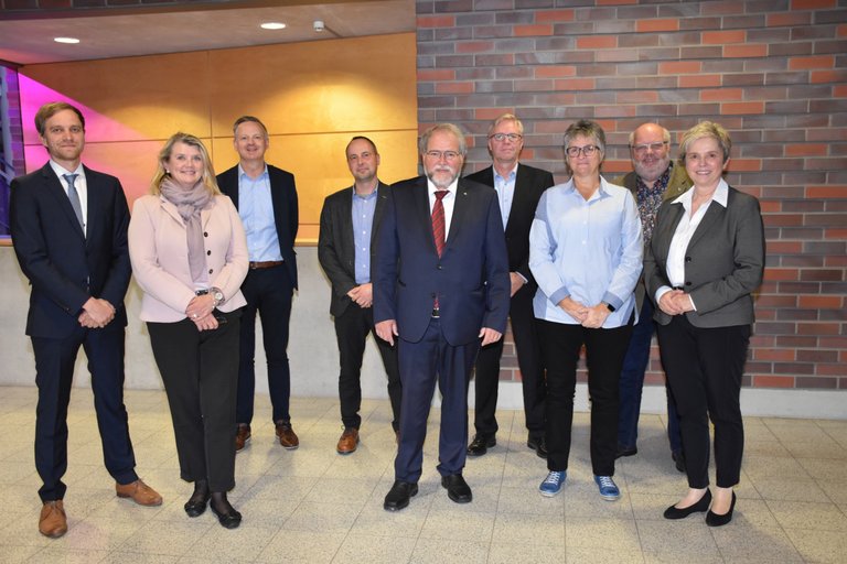 Alexander Kißling, Joanna Maria Andrejeszko-Izdebska, Stefan Andres, Dr. Florian Welzel, Prof. Dr. Elmar Heinemann, Steffen Weisheit, Petra Amthor (Kassenprüferin), Prof. Dr. Jens Goebel, Christina Liebetrau (v.l.n.r)