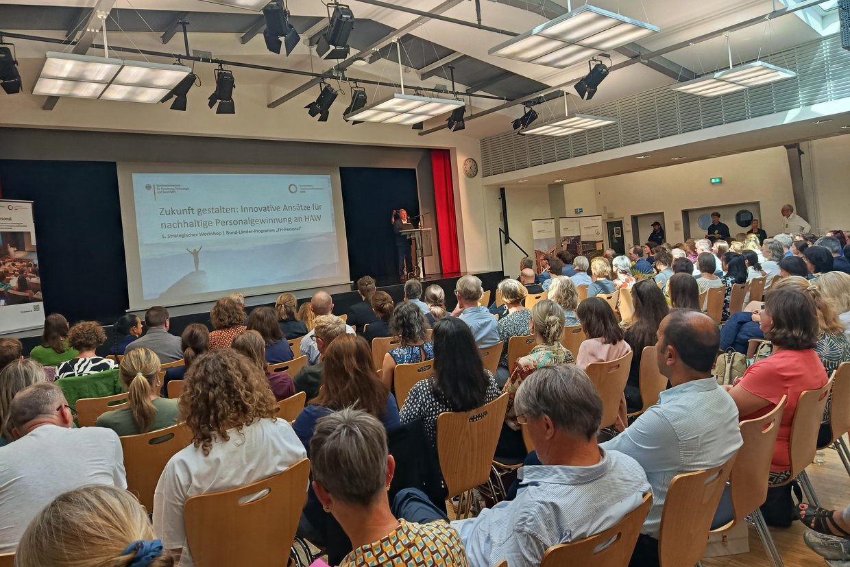 Menschen im Hörsaal