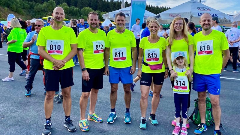 Das Laufteam der Hochschule Schmalkalden: Prof. Sven Müller-Grune, Sven Franke, Andrea Dellit, Andrea Voigt mit Familie