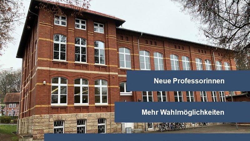 Haus C mit Personalbüros, Hörsälen, PC-Laboren und Seminarräumen