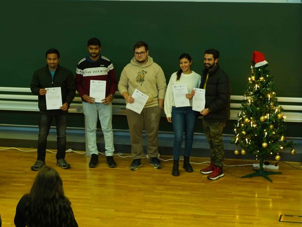 Participants receive certificates 