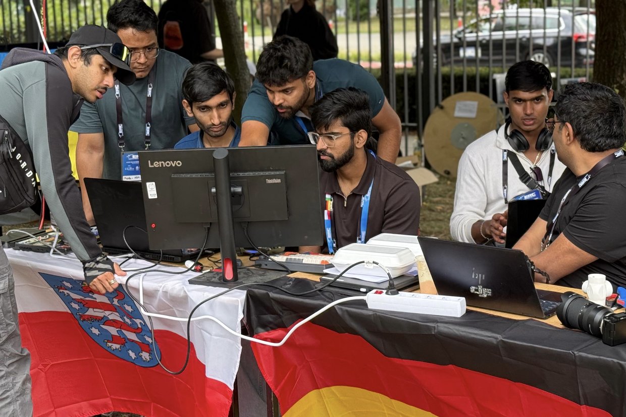 Indische Studierende am Computer