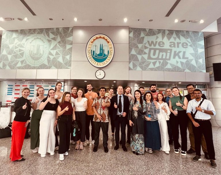 Schmalkalder Studierende zu Besuch in der Universität von Kuala-Lumpur, Malaysia