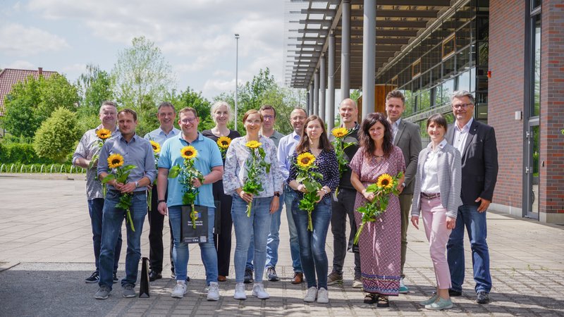 Abschlussfoto auf dem Hochschulcampus