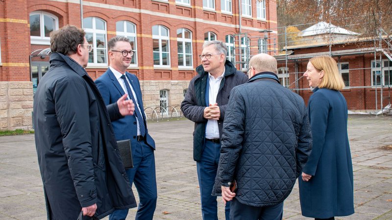 Minister wird empfangen