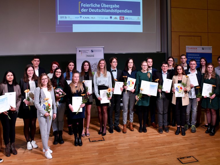Auszeichnungen zum Deutschlandstipendium im Jahr 2022.