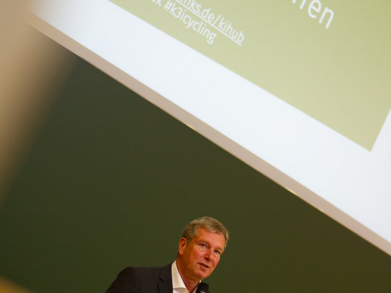 Carsten Feller beim Treffen des KI-Hubs