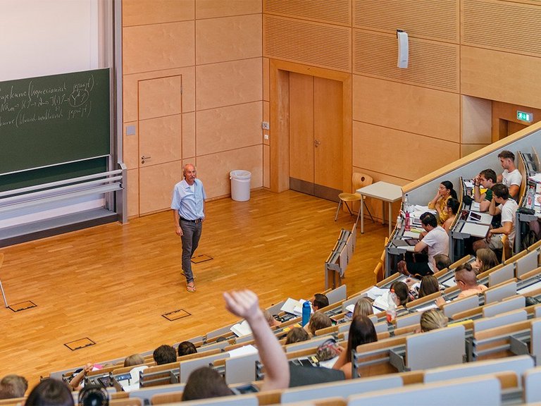 Studierende im Hörsaal