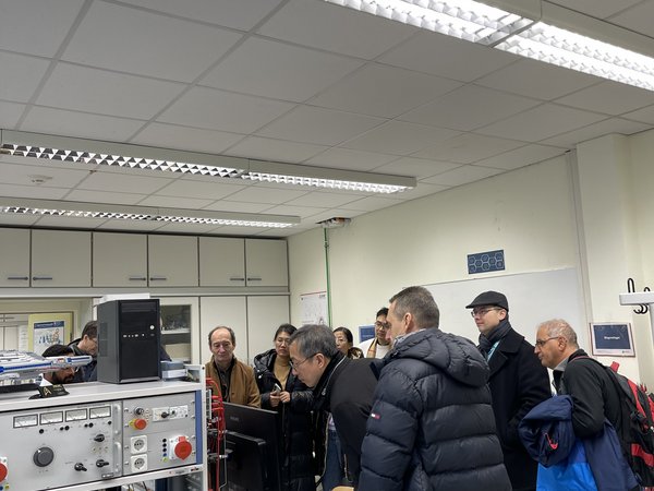 Visit to the university laboratory