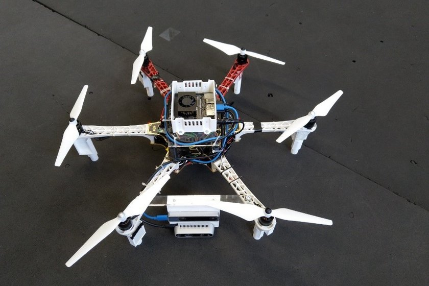 Drohne mit NVIDIA Jetson Xavier NX und Kameras