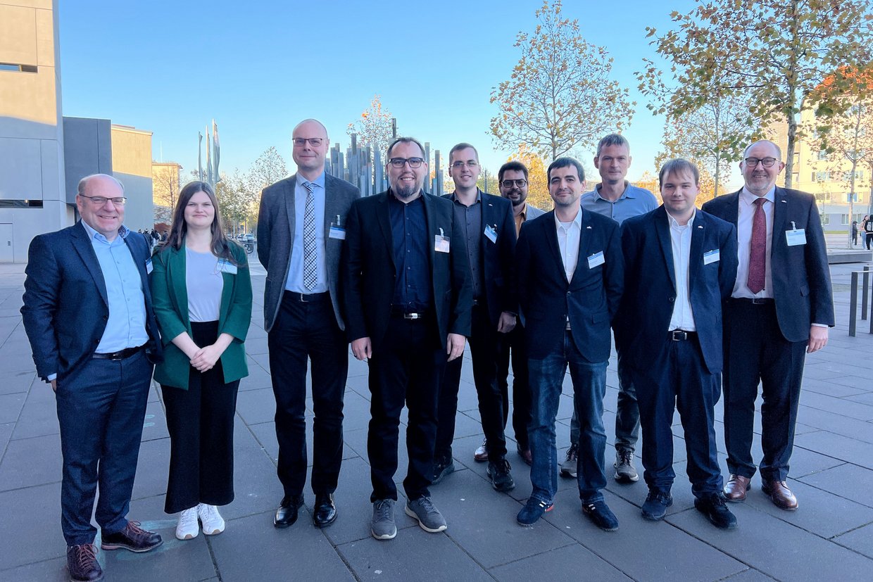 Menschen in einer Reihe