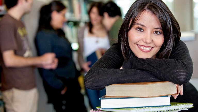 Studierende in der Bibliothek