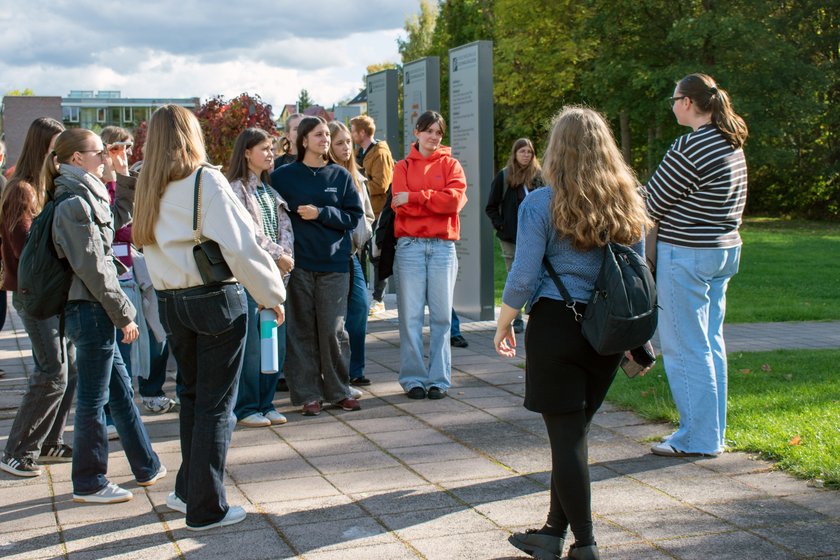 Frauen auf dem Campus