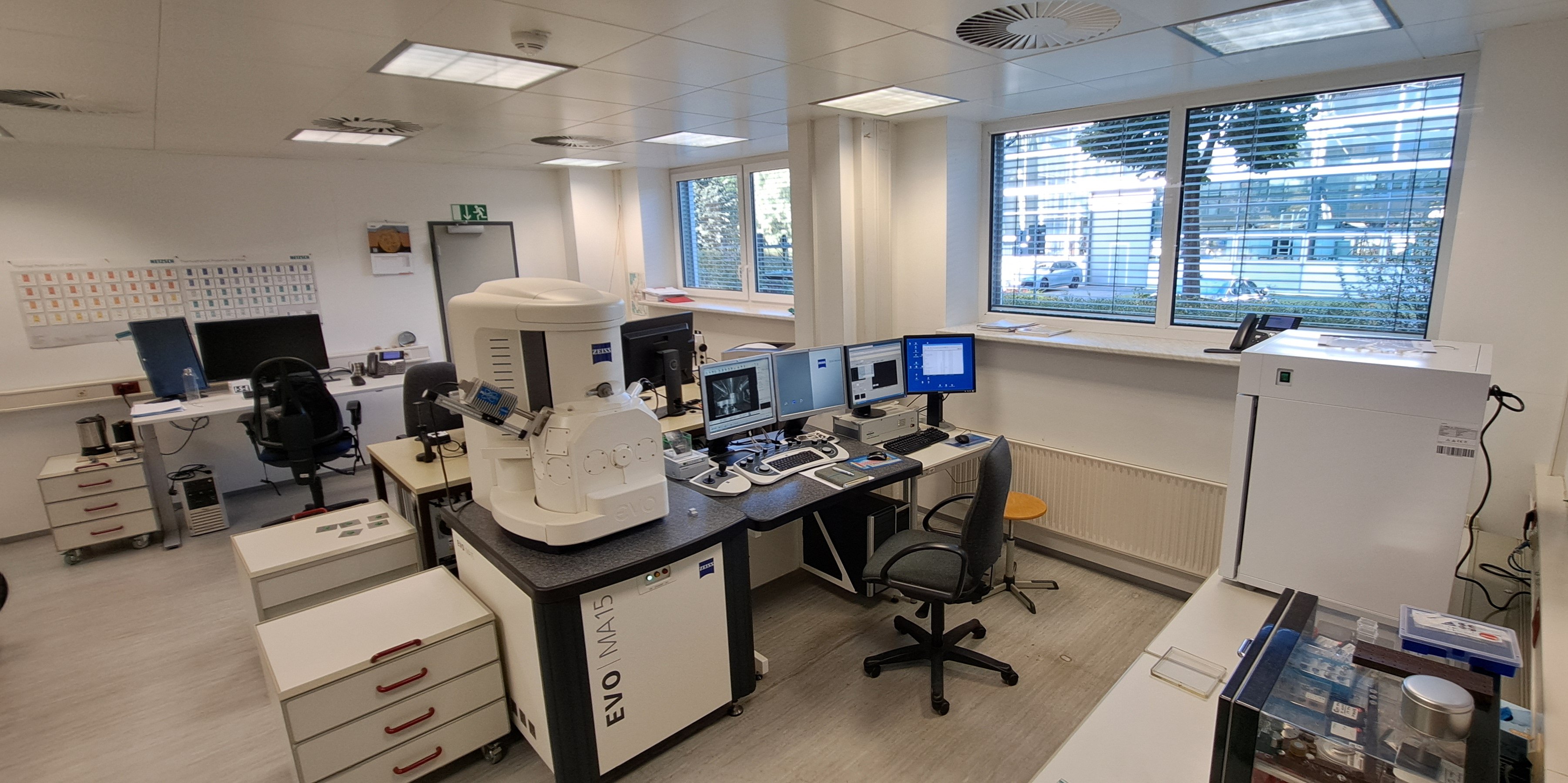 Labor Mikroskopie mit REM