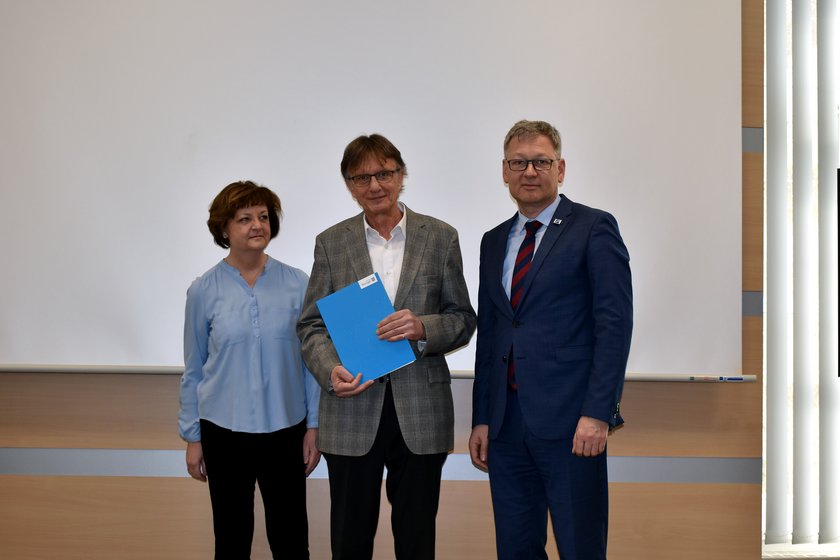 Prof. Höller, Marina Heller und Prof. Gundolf Baier