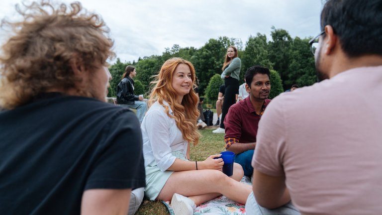 Studierende auf dem Campus Schmalkalden