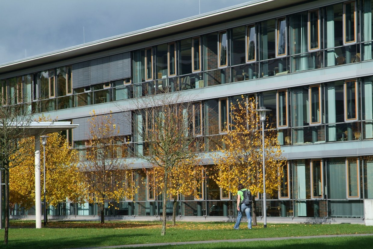 Campus im Herbst