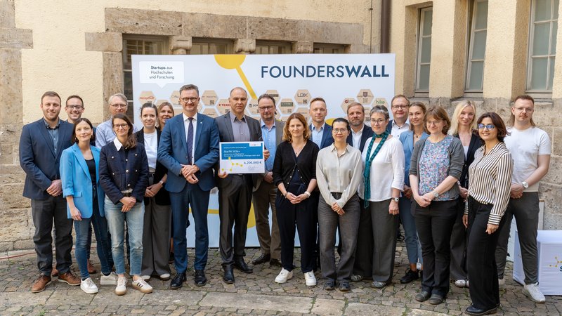 GRuppenbild mit Mitgliedern des Gründungsnetzwerkes