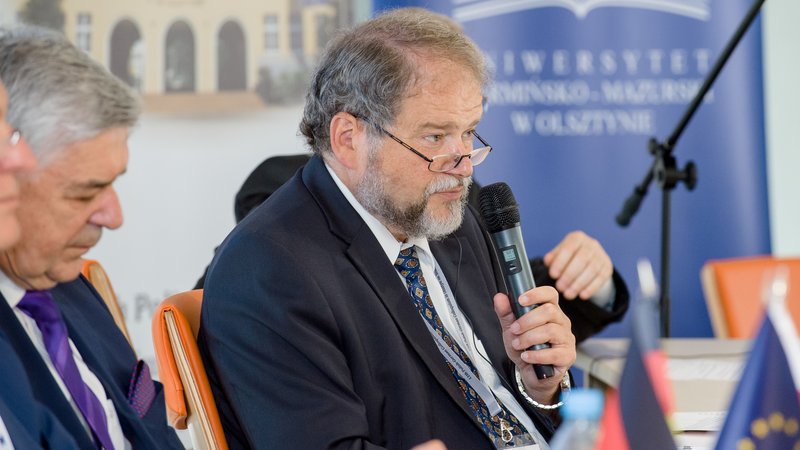 Rektor Prof. Elmar Heinemann