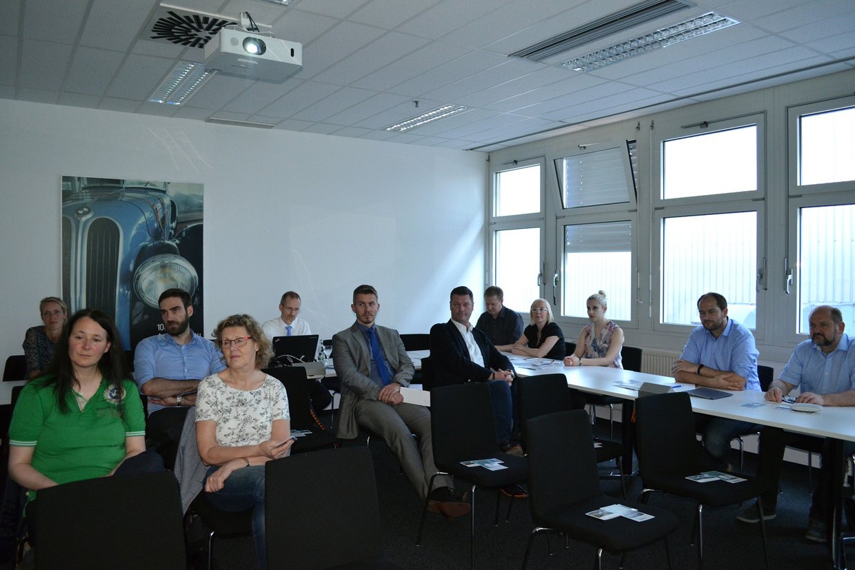 Die Teilnehmer erfuhren von Hochschulmitarbeiter Alexander Kißling Wissenswertes zum Thema Forschungsförderung.
