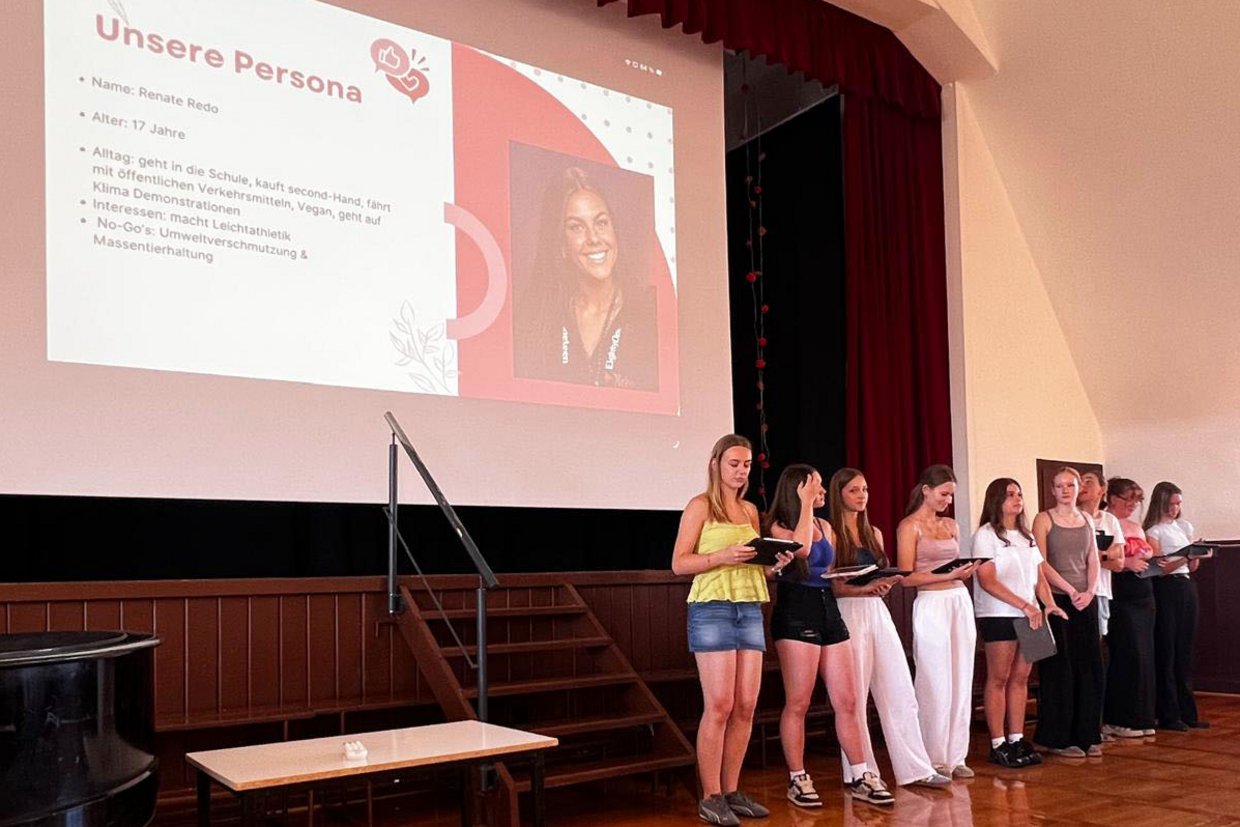 Schüler präsentieren ihr Projekt
