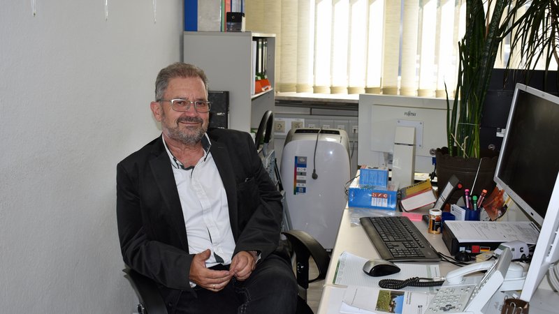 Thomas Wagner an seinem Arbeitsplatz im Haus G