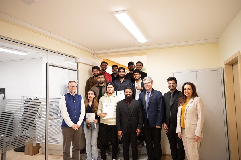 Gruppenbild mit allen Teilnehmern