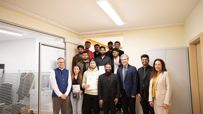 Gruppenbild mit allen Teilnehmern