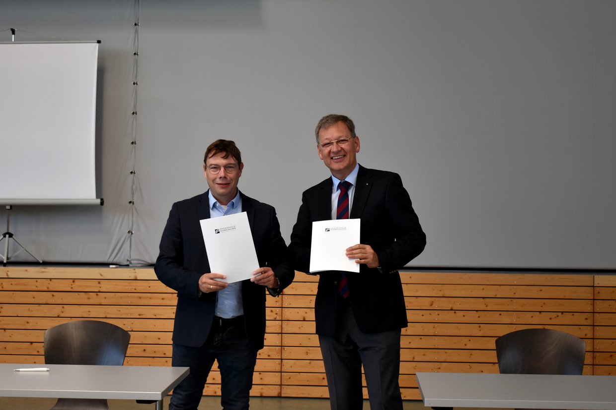 Bürgermeister Thomas Kaminski und Hochschulpräsident Prof. Gundolf Baier