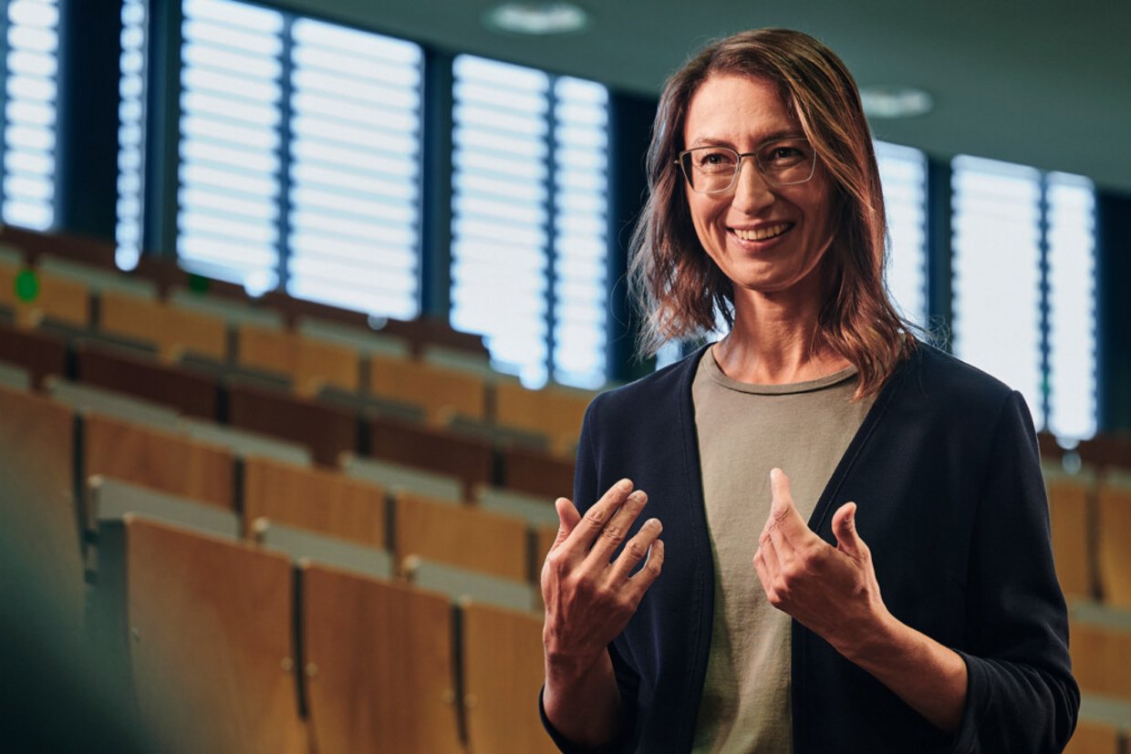 Prof. Dr. Lenka Ďuranová im Audimax