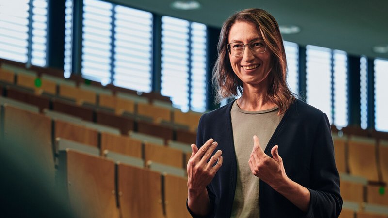 Prof. Dr. Lenka Ďuranová im Audimax