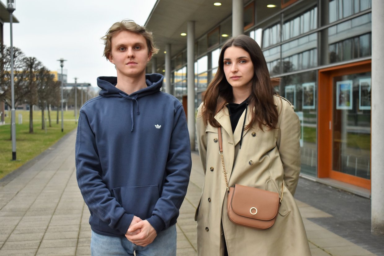 Viktoria Berezka und Yurii Gromyk auf dem Campus