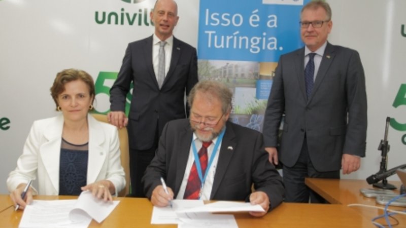 Vertragsunterzeichnung mit Universitaet Joinville