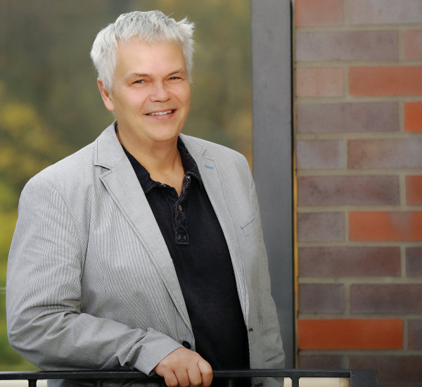 Prof. Dr.-Ing. Horst Schäfer Prof. Dr.-Ing. H. Schäfer